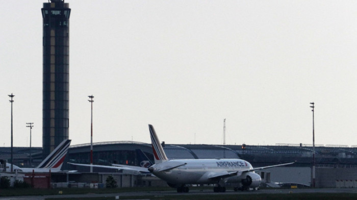Štrajk kontrolora letenja u Francuskoj: Odlaže se i otkazuje stotinu avionskih letova