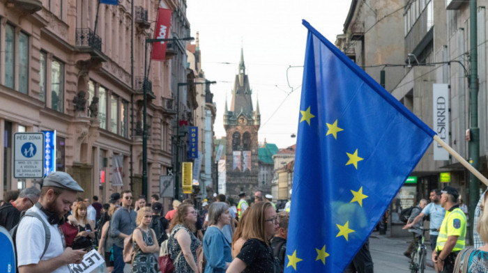 Istraživanje Euronewsa: Značajan rast podrške desnici na evroizborima, proevropska koalicija opstaje "na mišićima"