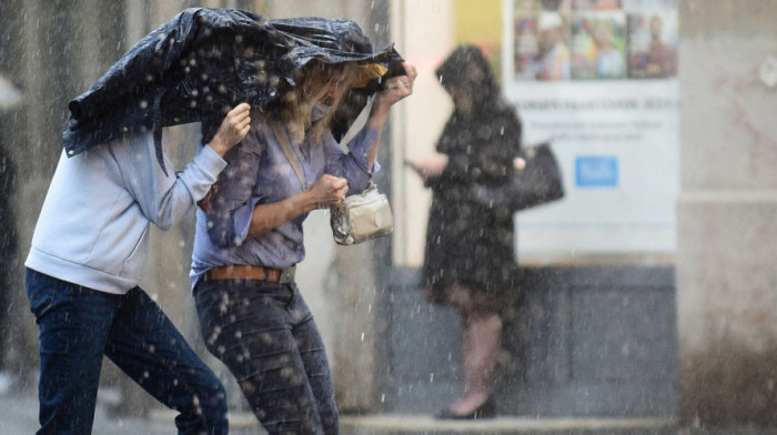 Upozorenje RHMZ: Jaka grmljavinska nepogoda iz BiH stiže u Srbiju, kiša u Bačkoj, Sremu, Šumadiji