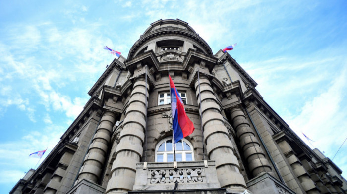 Vlada Srbije odobrila pomoć za oko 7. 800 zaposlenih: Sutra će im biti uplaćeno po 10.000 dinara