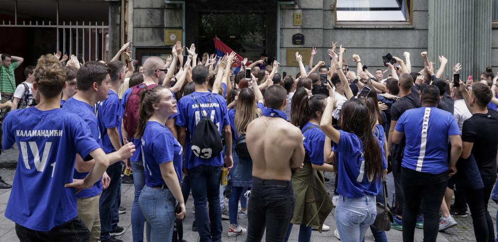 Maturski udar na džep roditelja: Troškovi na završnoj godini srednje škole ispraznili novčanike