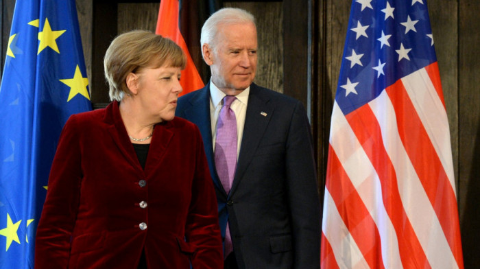 Merkel i Bajden o situaciji u Kabulu: "Potrebno je omogućiti Avganistancima izlazak iz zemlje "