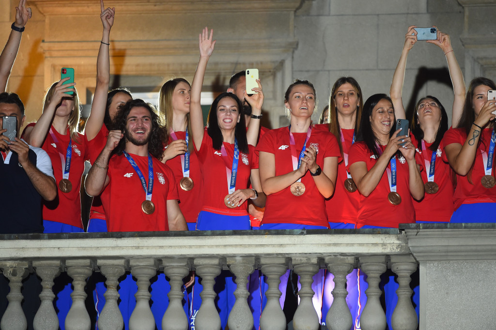 Nekoliko Hiljada Ljudi Docekalo Srpske Olimpijce