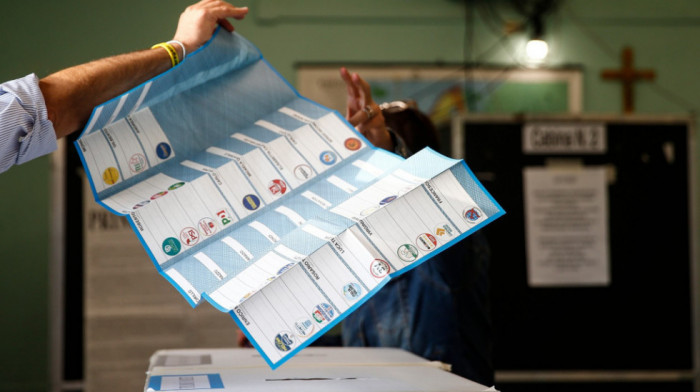 Od 46 stanovnika jednog italijanskog sela njih 30 se kandidovalo na lokalnim izborima: Majka i sin na rivalskim stranama
