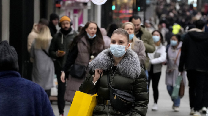 "Ne mogu da se nosim sa ovim": Bivši zvaničnici u Velikoj Britaniji brisali poruke na Vocapu zbog istrage o pandemiji