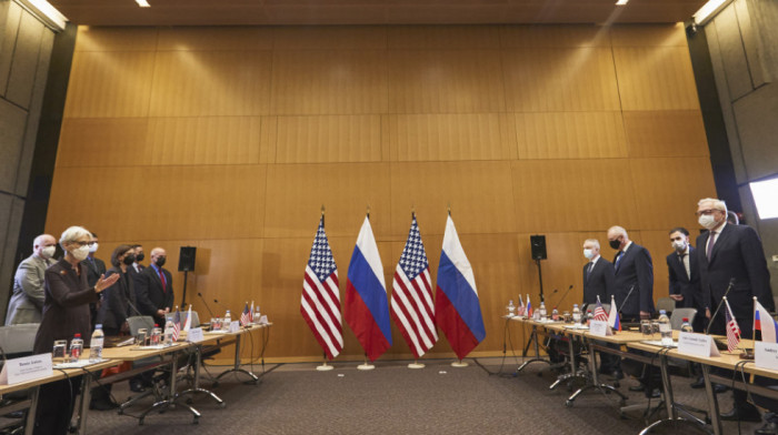 Završeni pregovori u Ženevi: SAD spremne za novi susret, Rusija tvrdi na neće napasti Ukrajinu
