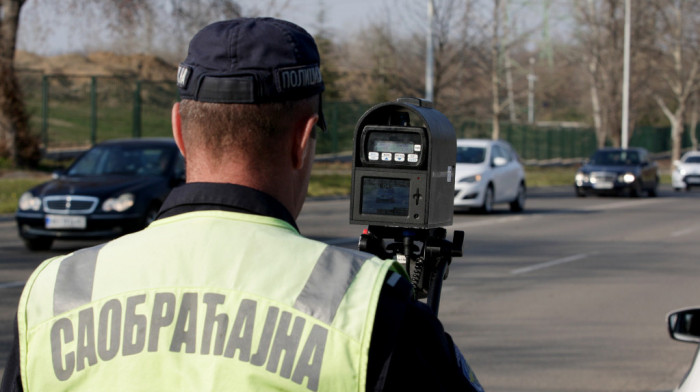 Saobraćajna policija isključila vozača iz saobraćaja: Na auto-putu kroz Beograd vozio 157 kilometara na sat