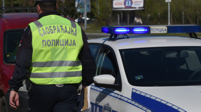 MUP: Devetnaestogodišnjak u 40 dana zatvora - na auto-putu u Beogradu vozio bez dozvole u kontrasmeru
