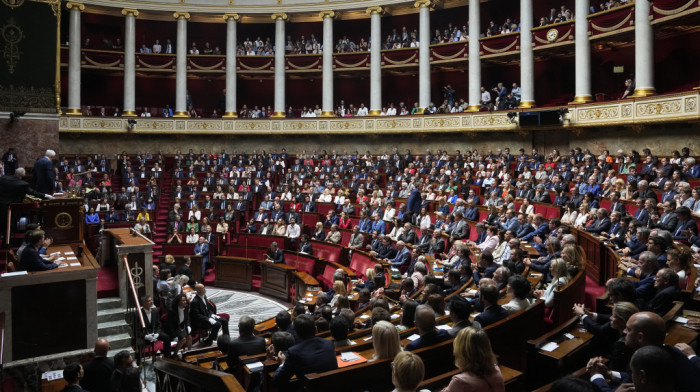 Kontroverzni francuski zakon o imigraciji podelio francusku političku scenu i uzdrmao vladu