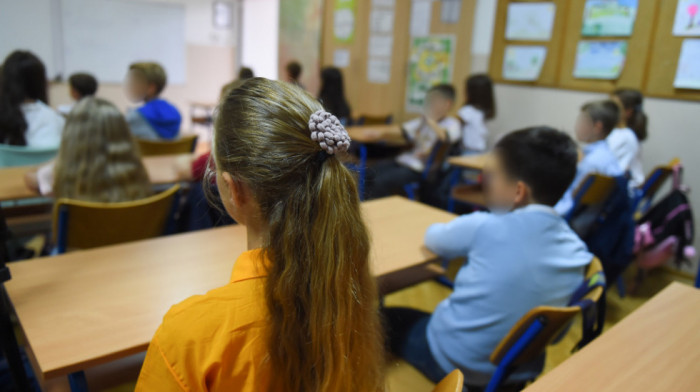 Ministarstvo podstiče pripadnike manjina da upišu decu u školu na njihovom maternjem jeziku