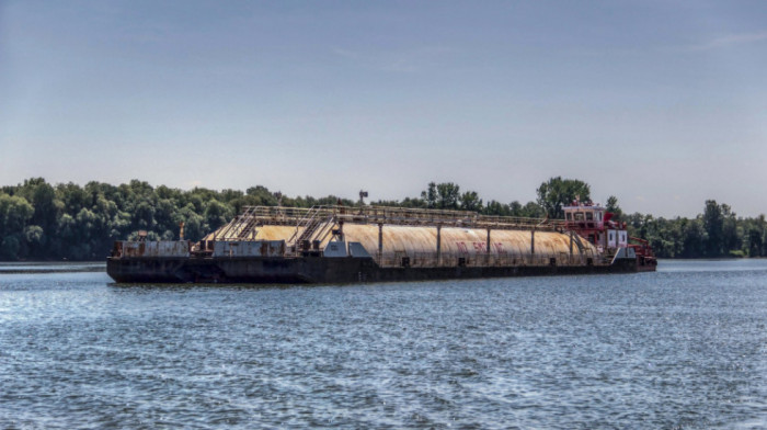 Brodovi sa srpskom robom i dalje nasukani na Dunavu: Srbija šalje Bugarskoj mehanizaciju za čišćenje plovnog puta