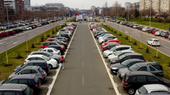 Još jedan "udar" na kućni budžet: Skuplje parkiranje u zonama od 1. februara u Beogradu