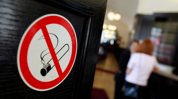Može li u Srbiji da zaživi zabrana pušenja u kafanama i restoranima: Predlog izmene zakona stoji u fioci već godinu dana