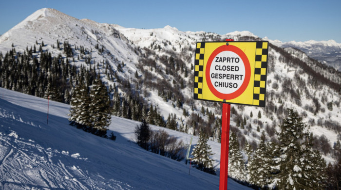 Naglo zahlađenje u Sloveniji: Vrh Kredarica na Triglavu prekriven snegom sredinom juna