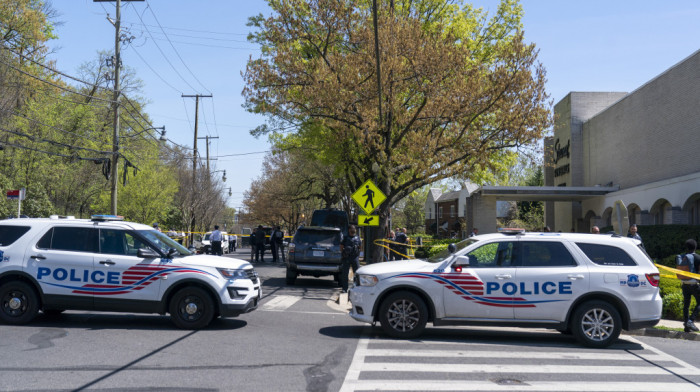 Pucnjava u Vašingtonu, ranjena tri policajca