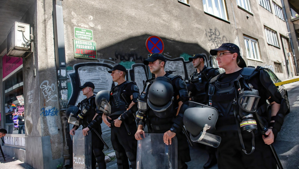 Pucnjava na Baščaršiji: Jedna osoba povređena, policija traga za napadačem