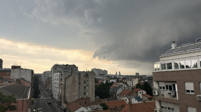 Hitno upozorenje RHMZ: Tri superćelijske nepogode pogodiće nekoliko područja u Srbiji, padao grad veličine oraha
