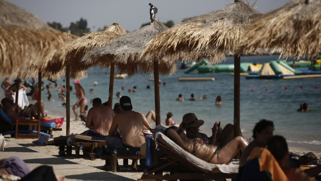 Tiha revolucija na Mediteranu: "Pokret peškira" traži slobodne plaže, u ratu protiv ležaljki "pala" i prva hapšenja