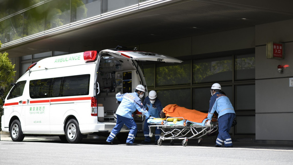 Prevrnuo se školski autobus u Japanu, povređeno desetak učenika