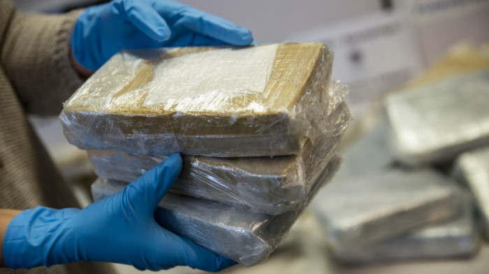 Britanska policija uhapsila posadu jahte sa 1,2 tone kokaina vrednosti oko 96 miliona funti