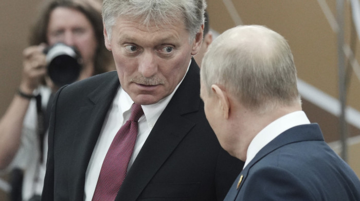 Peskov: Malo je verovatno da će Putin čestitati Starmeru na pobedi
