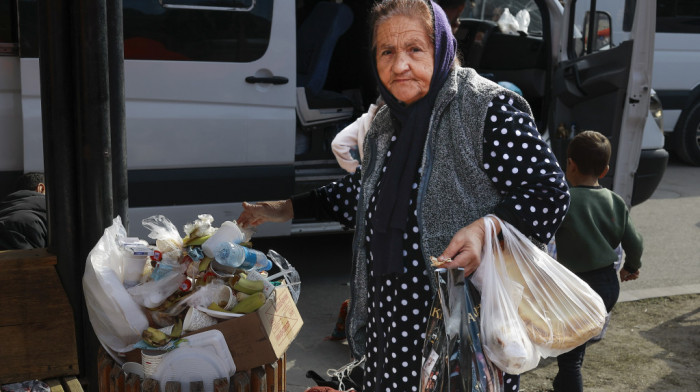 Raspisani javni pozivi za nabavku hrane i kupovinu ogreva za izbegla i raseljena lica