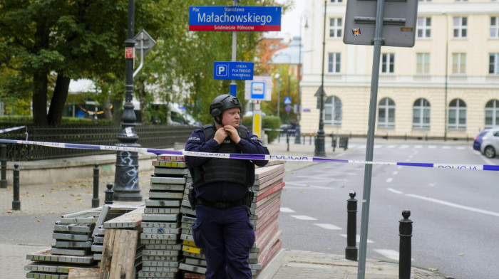 Policija privela emigranta koji je mahao nožem u apoteci u Poljskoj
