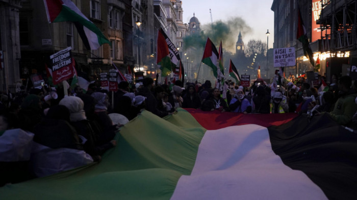 Desetine hiljada ljudi u Londonu na protestu protiv rata u Gazi