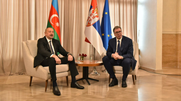 Vučić razgovarao sa predsednikom Azerbejdžana o pritiscima kojima je Srbija izložena