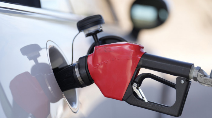 Redovi ispred benzinske pumpe u Holandiji: Greška na automatskoj pumpi snizila cene goriva