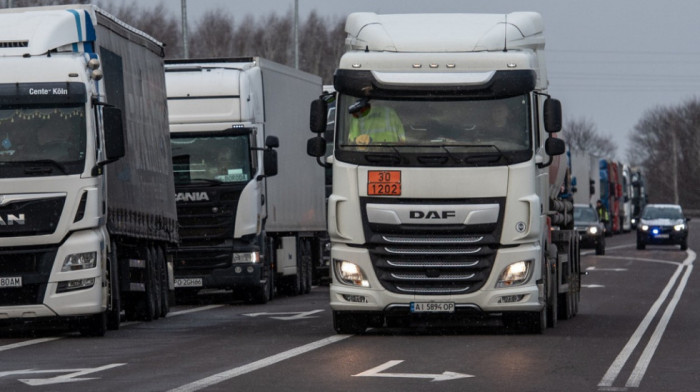 Uprava carina uvela novu proceduru: Prvi kamioni prošli granicu koristeći novu verziju tranzitnog sistema