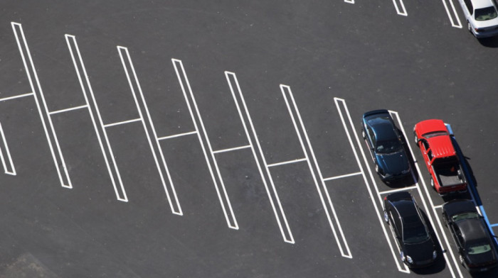 U Beogradu od 1. janura nove cene parkiranja u garažama, građani Čačka traže proširenje parking zone