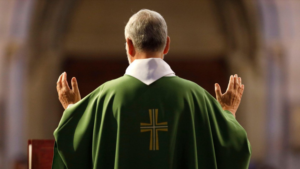 Italijanski sveštenik osuđen na 6,5 godina zatvora zbog seksualnog zlostavljanja dece