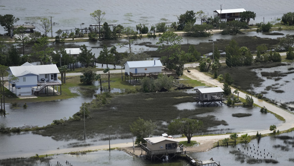 Prinudne klimatske migracije: Više od dva miliona Amerikanaca 2023. napustilo svoj dom zbog prirodnih katastrofa