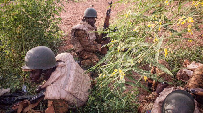 Ogranak Al Kaide preuzeo odgovornost za ubistvo više od 100 vojnika u Burkini Faso