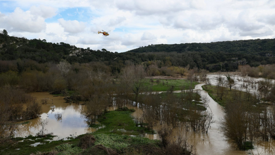 Nevreme i poplave u Kanu: Voda prodrla u podrume i prodavnice, zatvorene škole