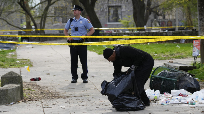U pucnjavi u Filadelfiji nastradala tri muškarca, šest osoba povređeno