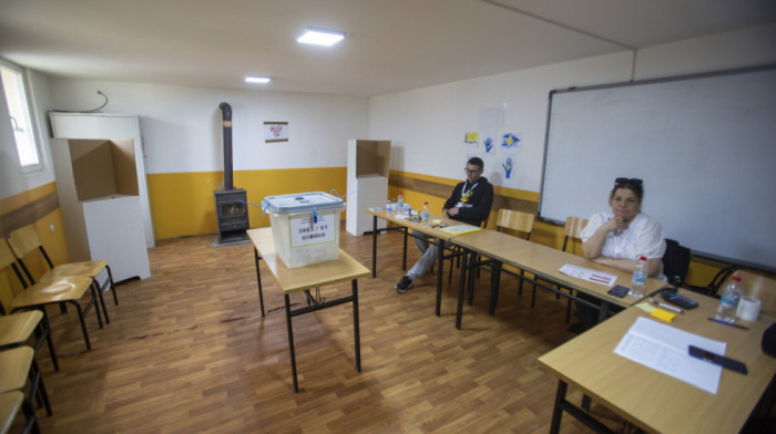 Glasanje za smenu gradonačelnika skoro bez glasača: "Igrokaz usmeren ka Kvinti, Srbi pokazali da ne pristaju na igru"