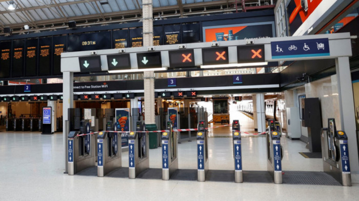 Nastavljen štrajk na najprometnijem britanskom aerodromu:  Satima se čeka na pasoškoj kontroli na londonskom Hitrou