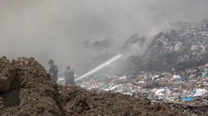 Požar na deponiji Duboko u Užicu lokalizovan, gašenje žarišta se nastavlja