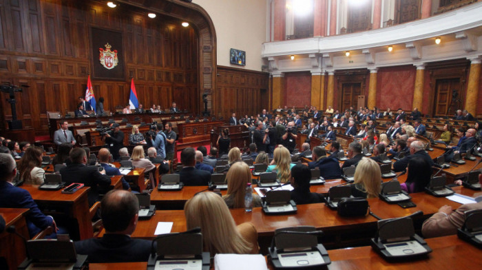 Usvojene dopune Zakona o jedinstvenom biračkom spisku: "Za" glasalo 153 poslanika, osam protiv