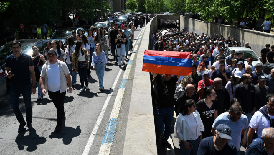 "Kuva" u Jermeniji, Policija privela 50 osoba koje su protestovale protiv premijera Pašijana