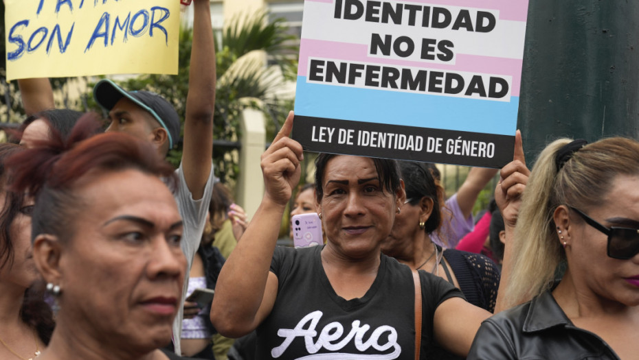 Protesti u Limi protiv zakona o transrodnim osobama: Nova uredba ih tretira kao "mentalno obolele"