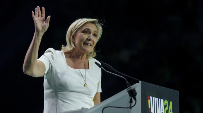 Ankete pokazuju da Nacionalno okupljanje Marin Le Pen vodi uoči izbora u Francuskoj