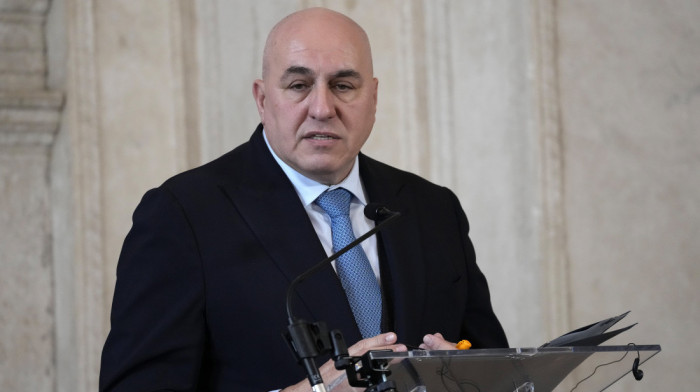 Pozlilo italijanskom ministru odbrane, hospitalizovan zbog bolova u grudima