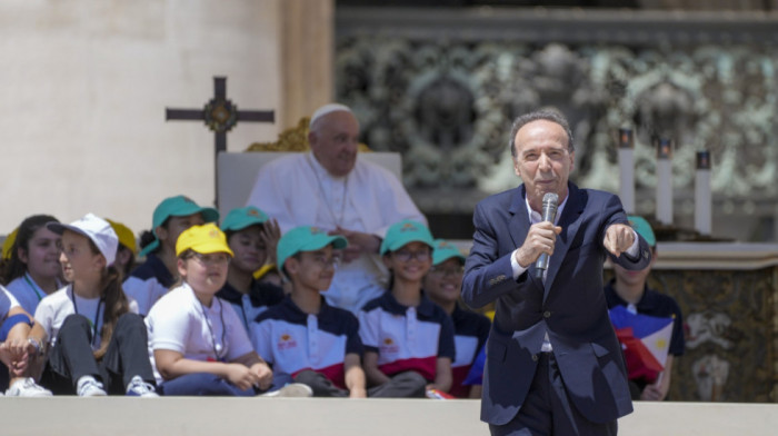Italijanski glumac Roberto Beninji održao govor pred papom u Vatikanu: Greške su neophodne, korisne i ponekad prelepe