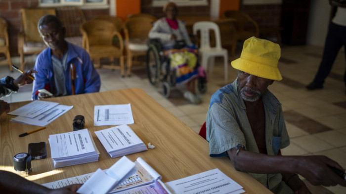 Počeli izbori u Južnoafričkoj Republici: Predviđa se da Mendelina partija izgubi većinu posle 30 godina vladavine