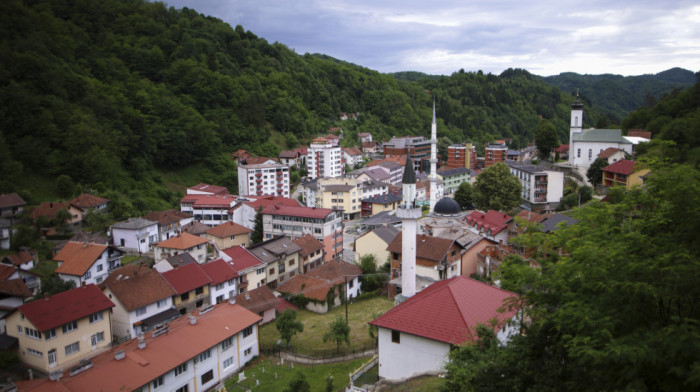 Vlada FBiH proglasila 11. jul Danom žalosti i Danom sećanja na Srebrenicu