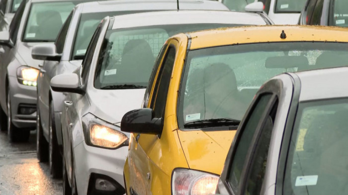 Gužva na auto-putu kod Velike Plane, kolona dugačka nekoliko kilometara u smeru ka Beogradu