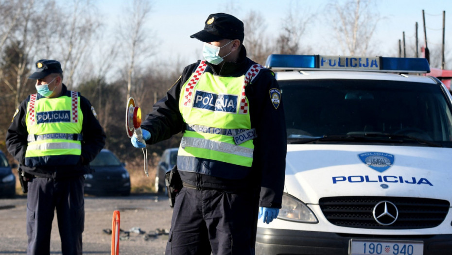 Zaplena na graničnom prelazu Tovarnik: Hrvatska policija pronašla narkotike u vozilu državljana (36) Srbije